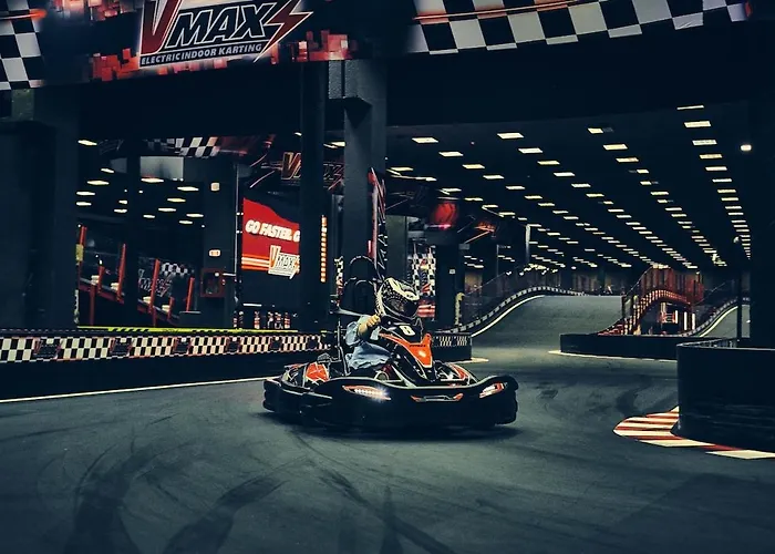 Luxury By The Park / Arch Of Triumph *